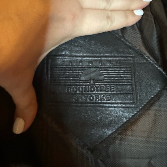 Men’s Roundtree and York leather jacket 56” chest - Picture 4 of 6